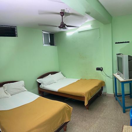 Hotel Chola Lodge Arantangi Bagian luar foto