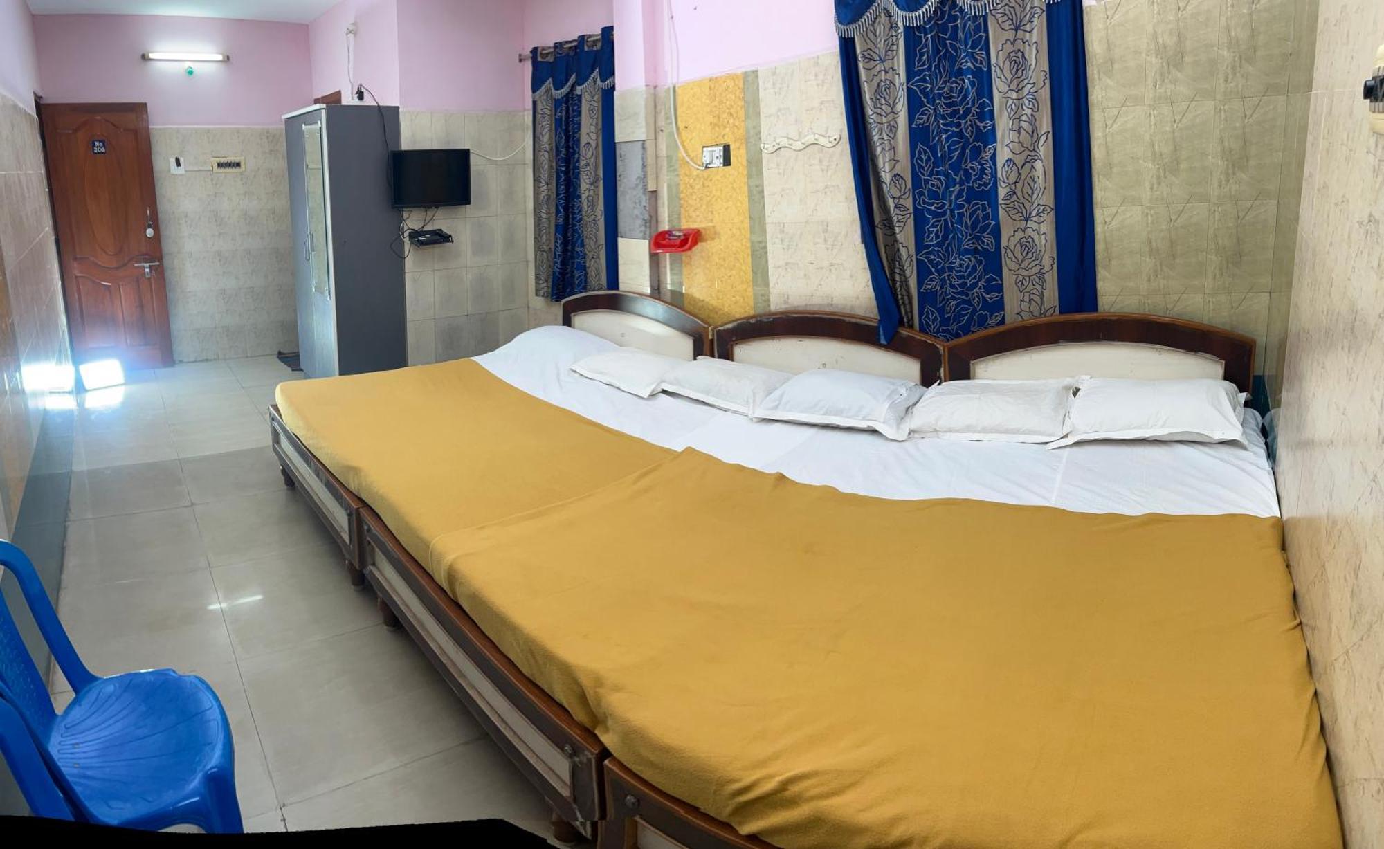 Hotel Chola Lodge Arantangi Bagian luar foto