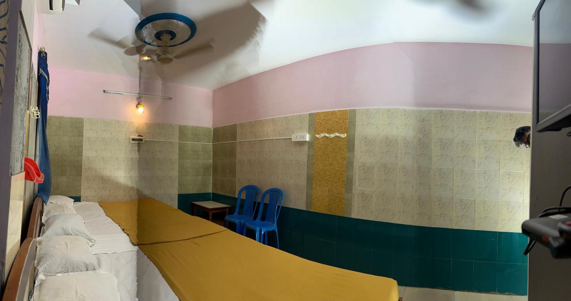 Hotel Chola Lodge Arantangi Bagian luar foto