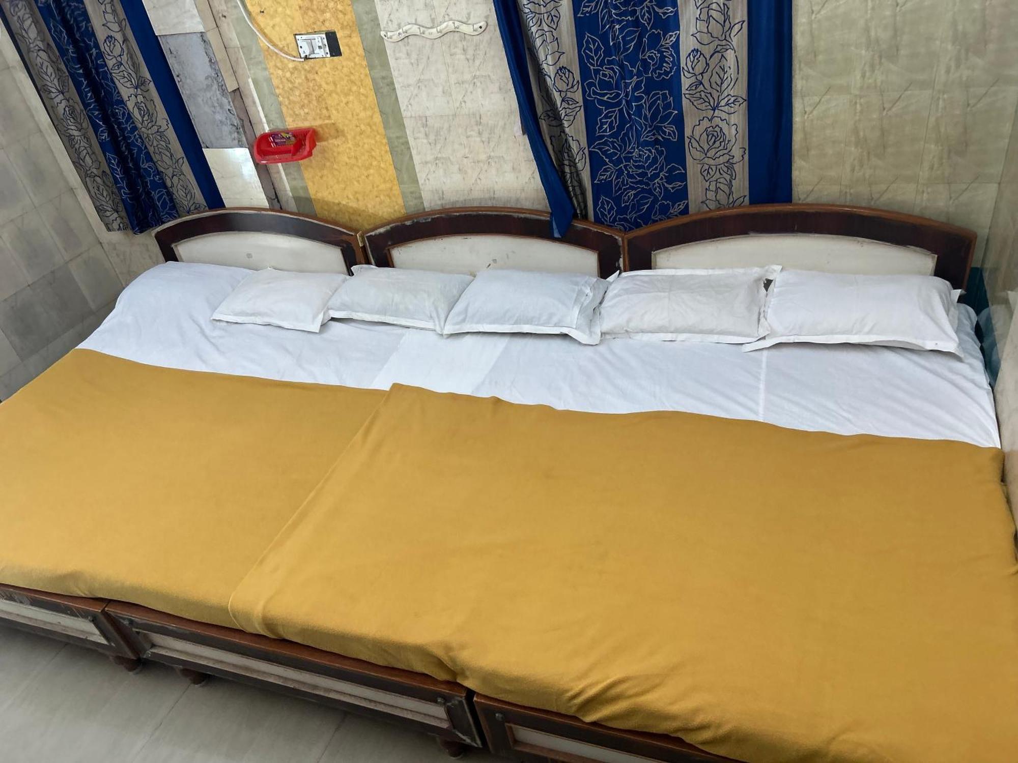 Hotel Chola Lodge Arantangi Bagian luar foto