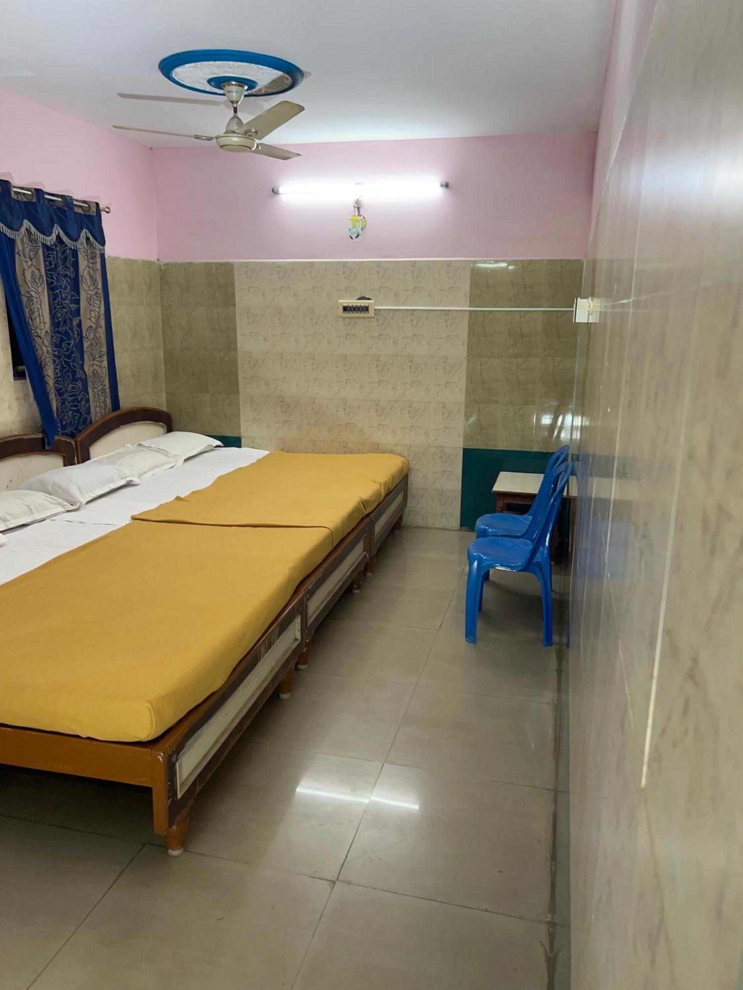 Hotel Chola Lodge Arantangi Bagian luar foto