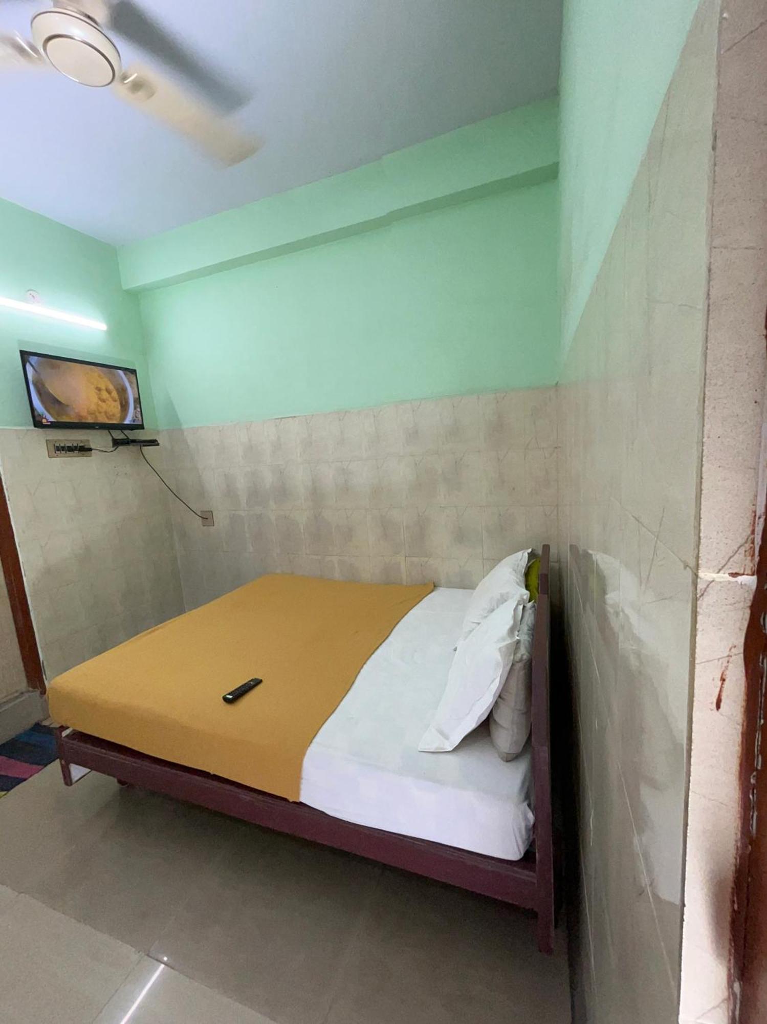 Hotel Chola Lodge Arantangi Bagian luar foto