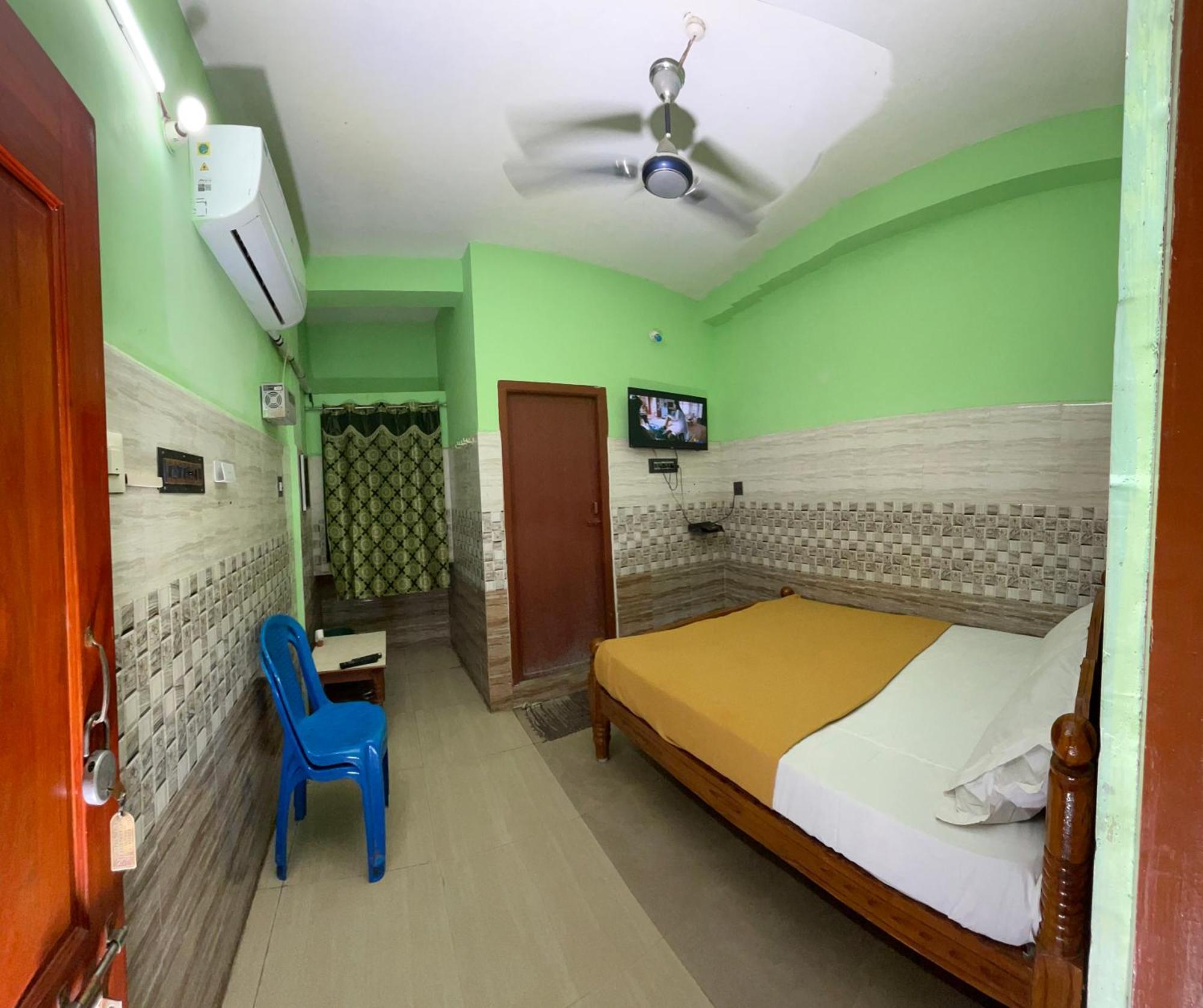 Hotel Chola Lodge Arantangi Bagian luar foto