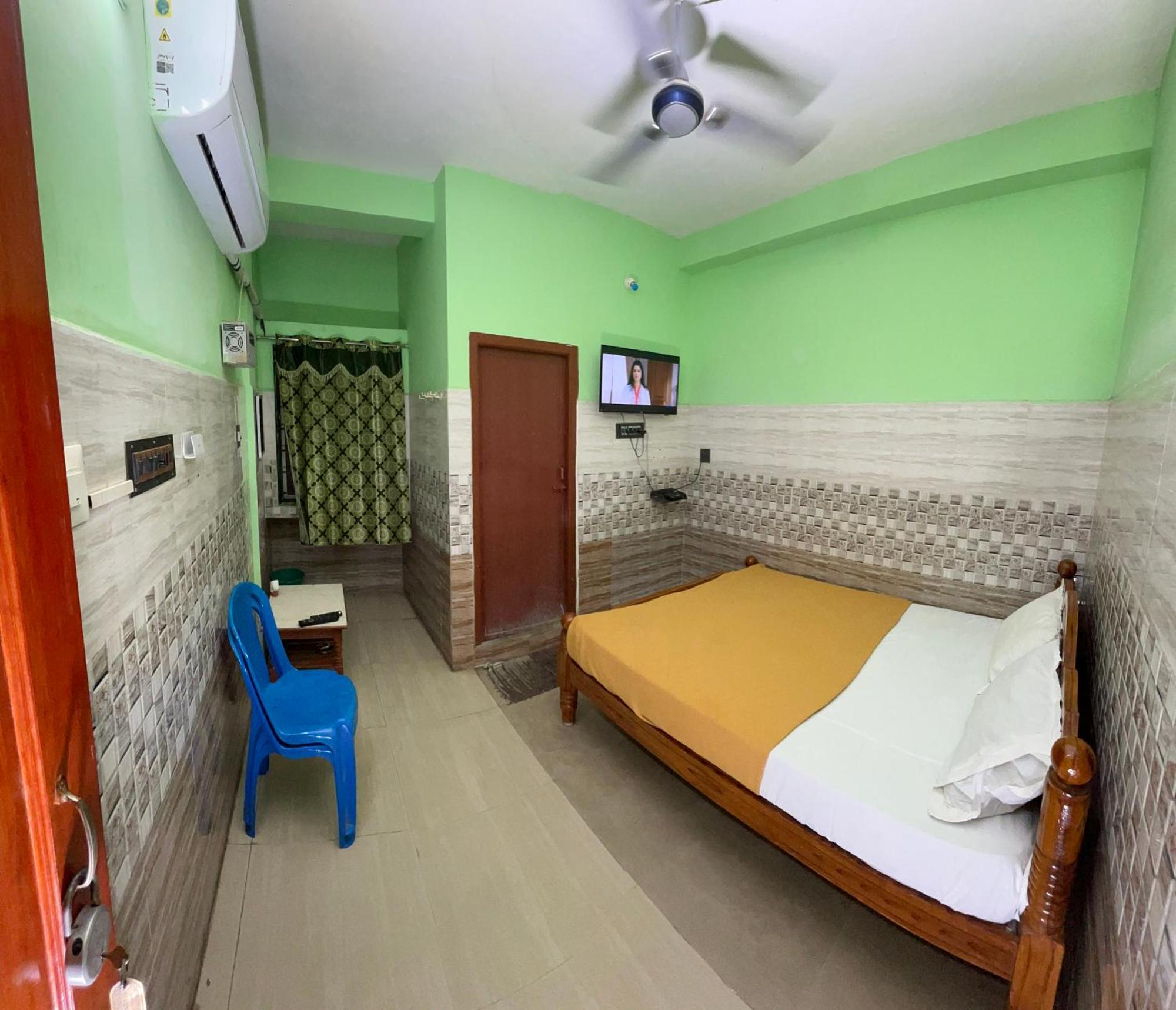 Hotel Chola Lodge Arantangi Bagian luar foto