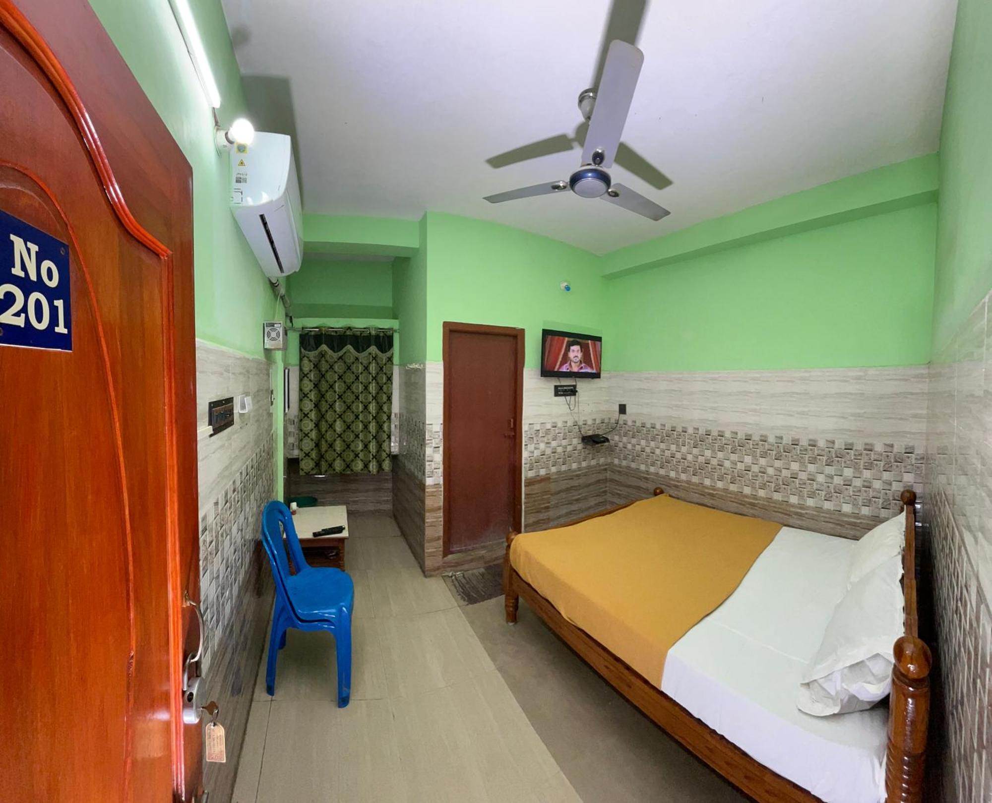 Hotel Chola Lodge Arantangi Bagian luar foto