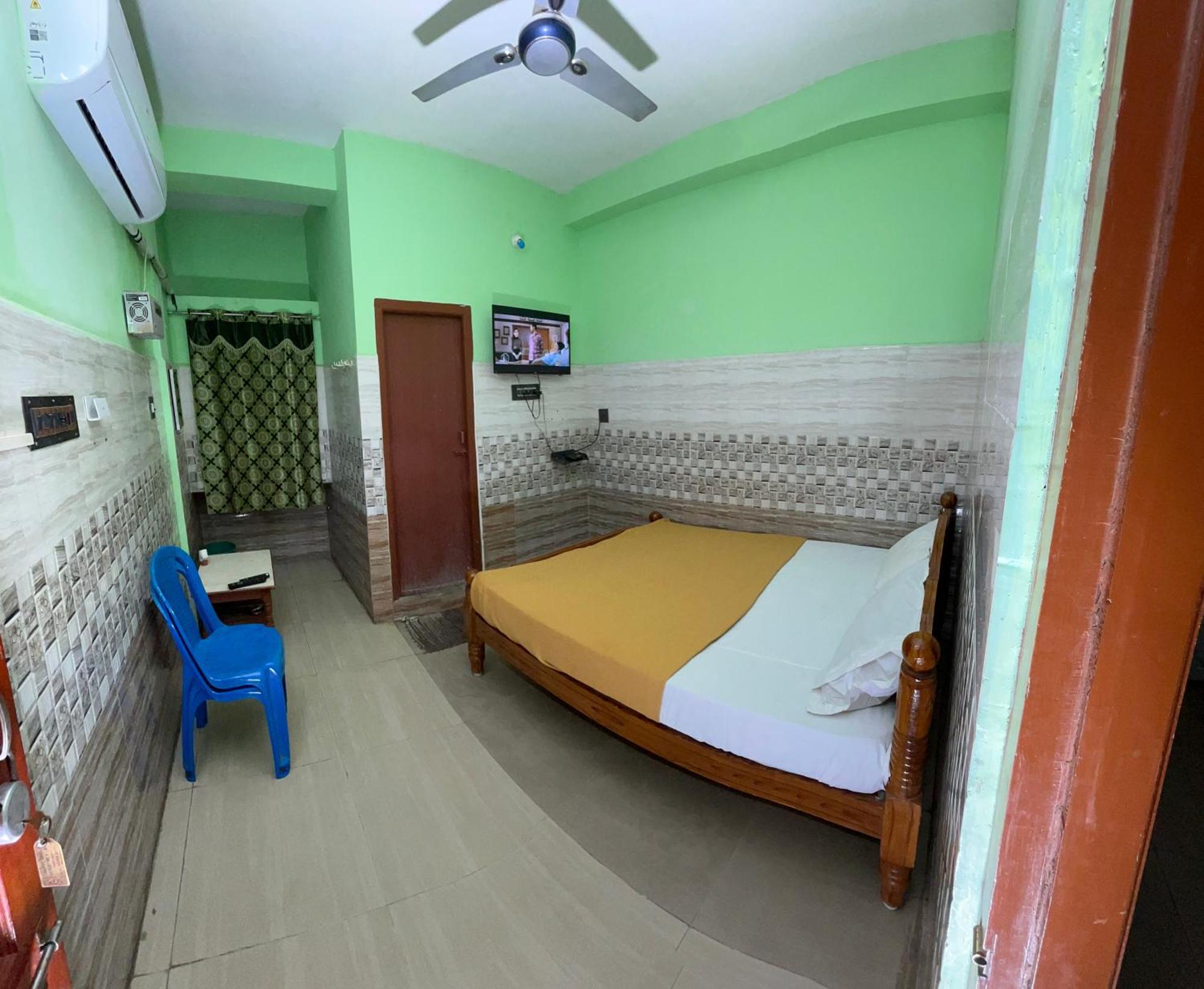 Hotel Chola Lodge Arantangi Bagian luar foto